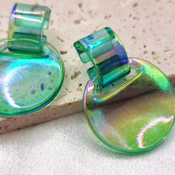 New FREE PEOPLE irradescent cute fun circle ombre earrings - Picture 6 of 8